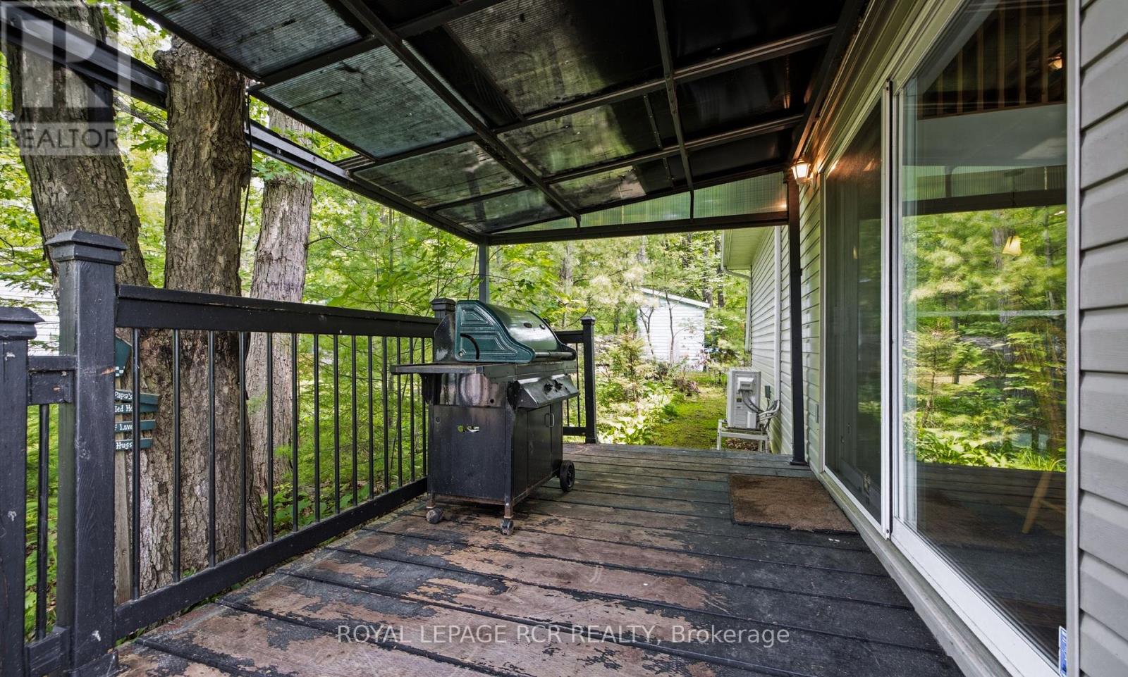 4 ISLAND 20 YELLOWHEAD ISLAND - 39