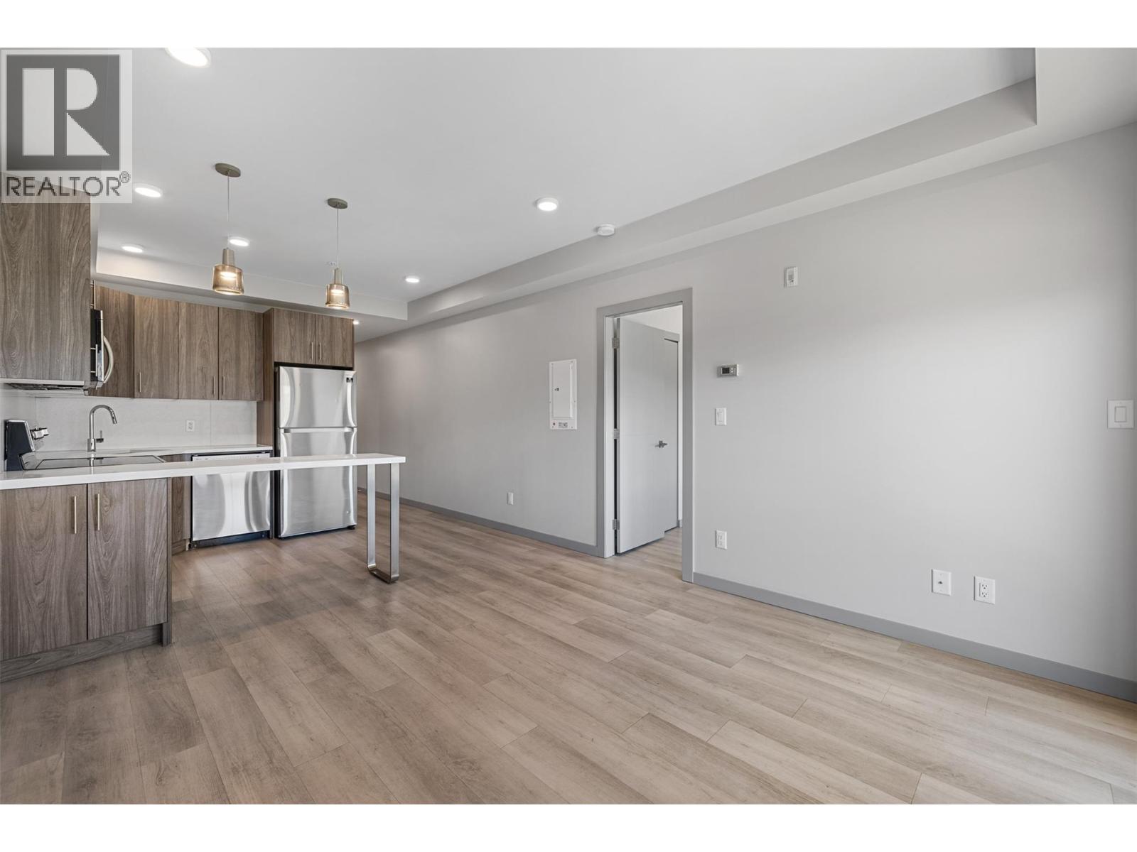 #325 345 Dougall Road - 5