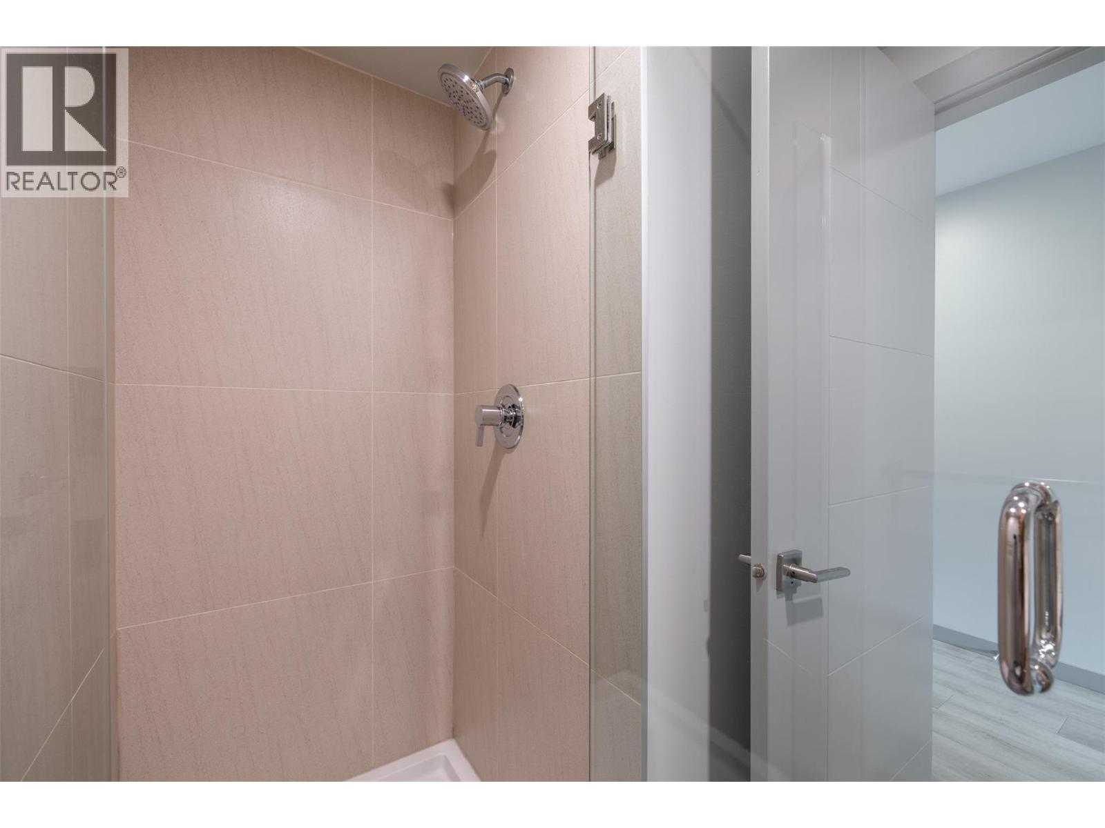 #325 345 Dougall Road - 10