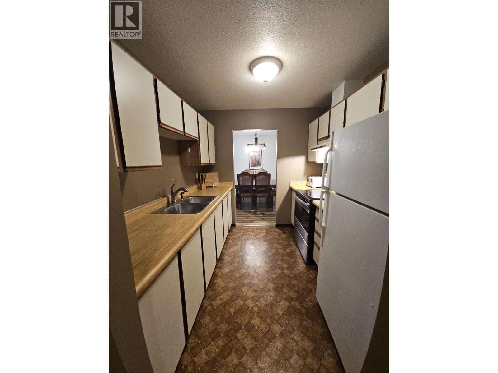 #208 195 Chamberlain Crescent - 12