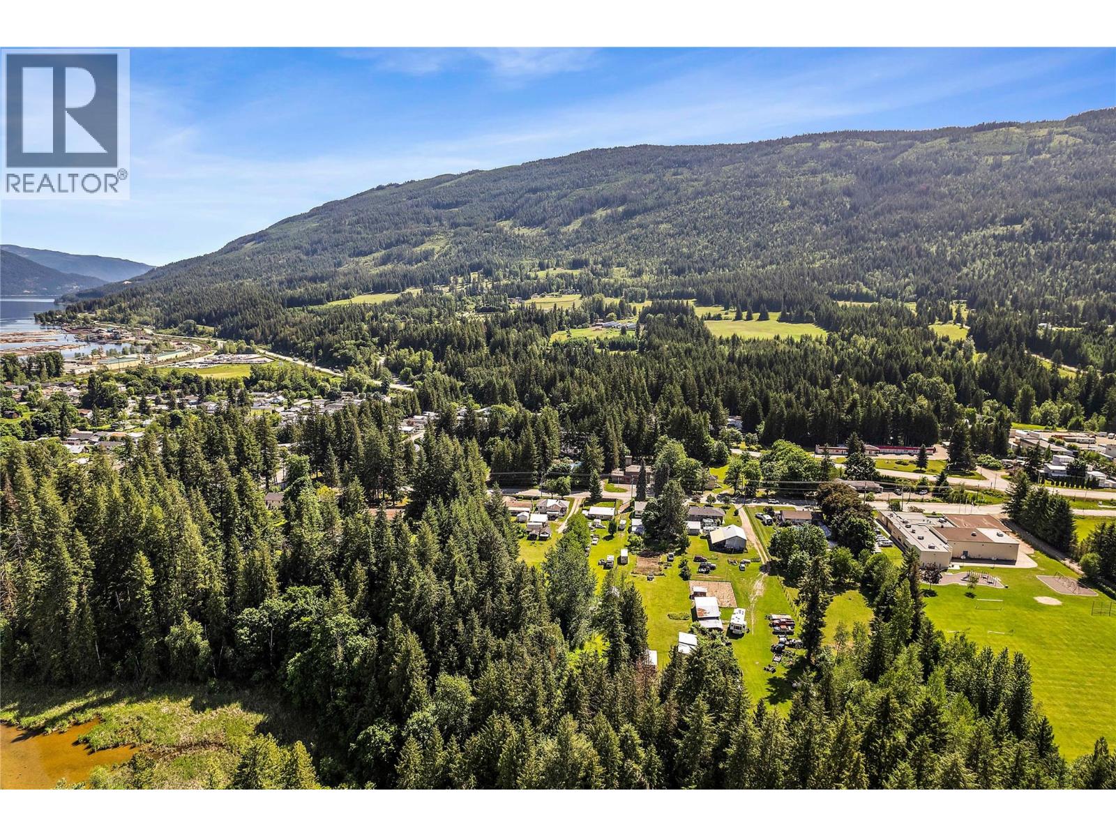  6721 50th Street Northeast, Salmon Arm