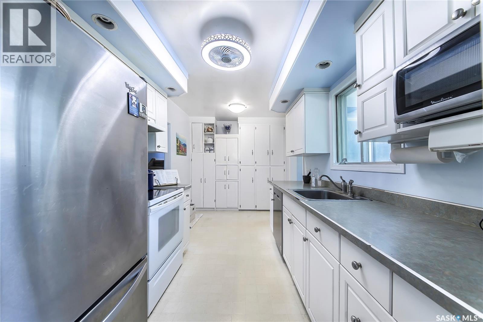1313 N AVENUE S - 13