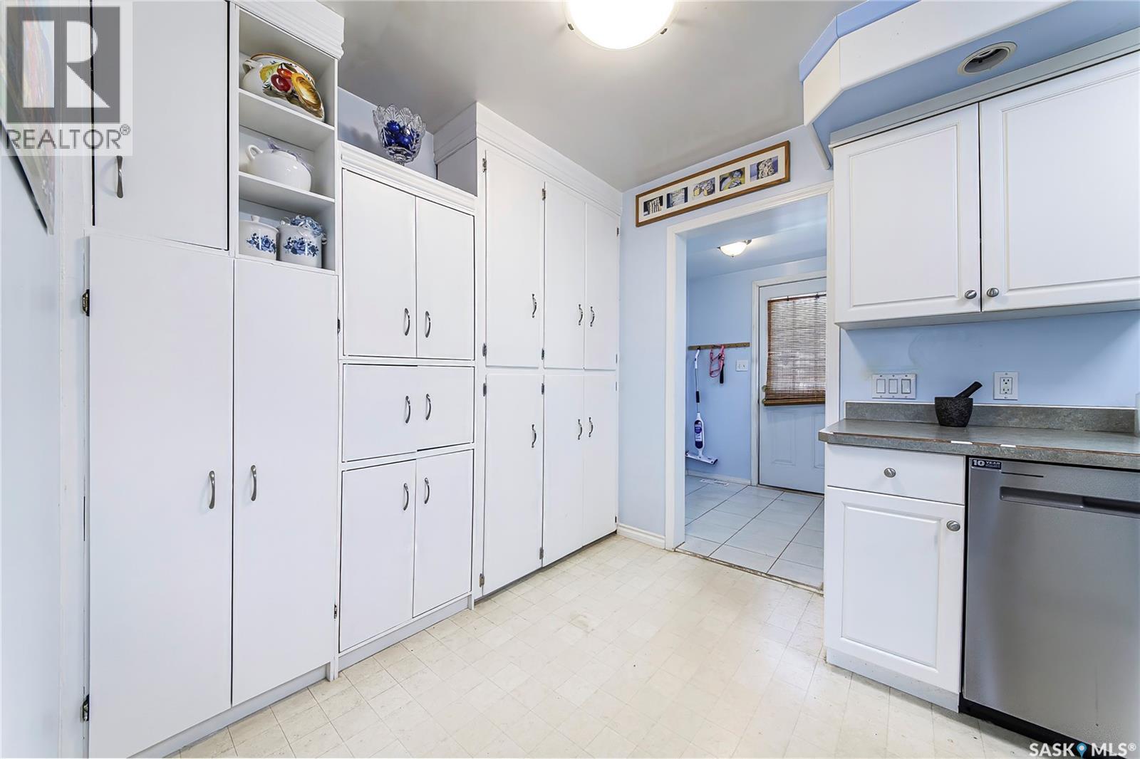 1313 N AVENUE S - 17