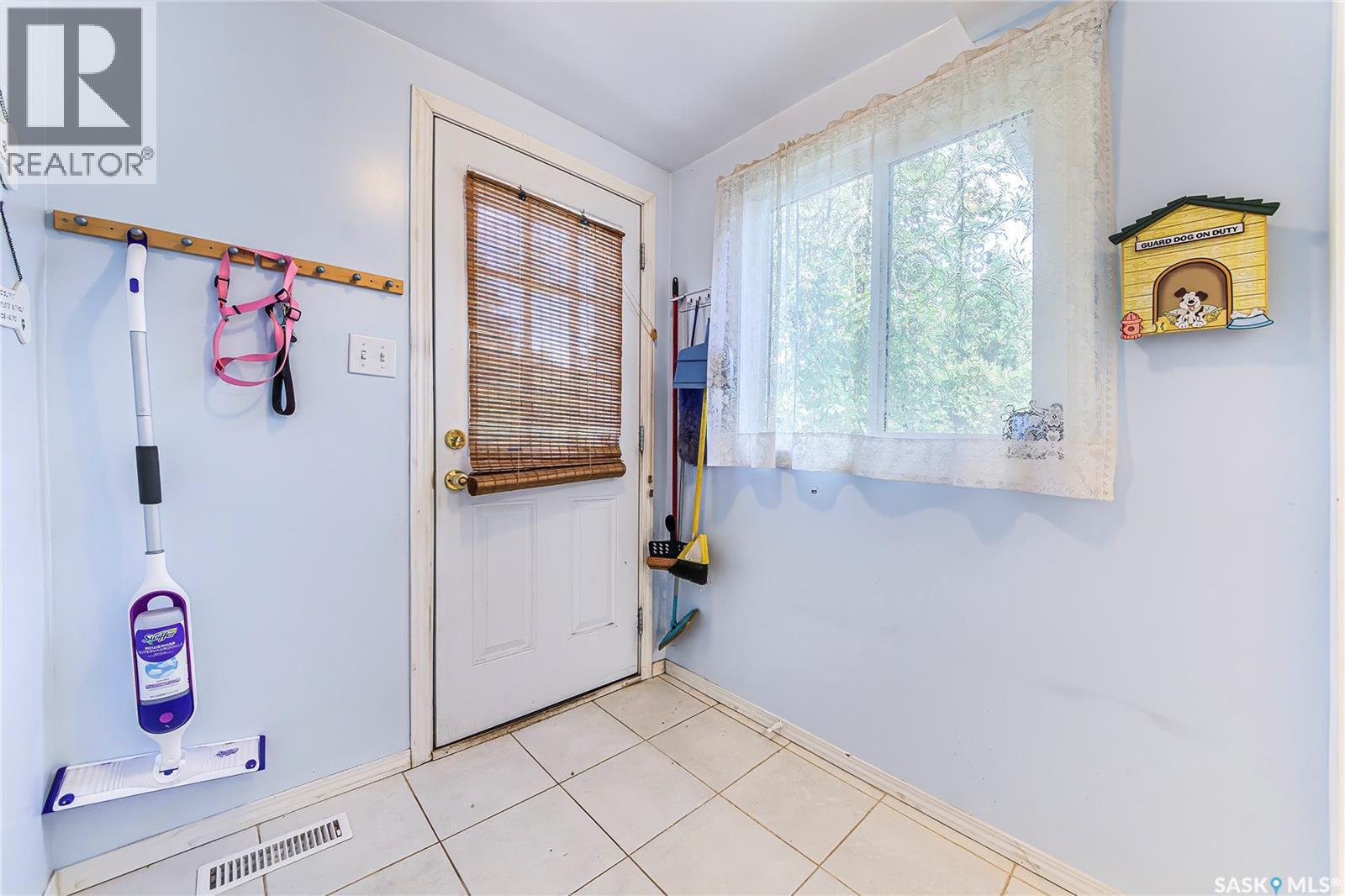 1313 N AVENUE S - 18