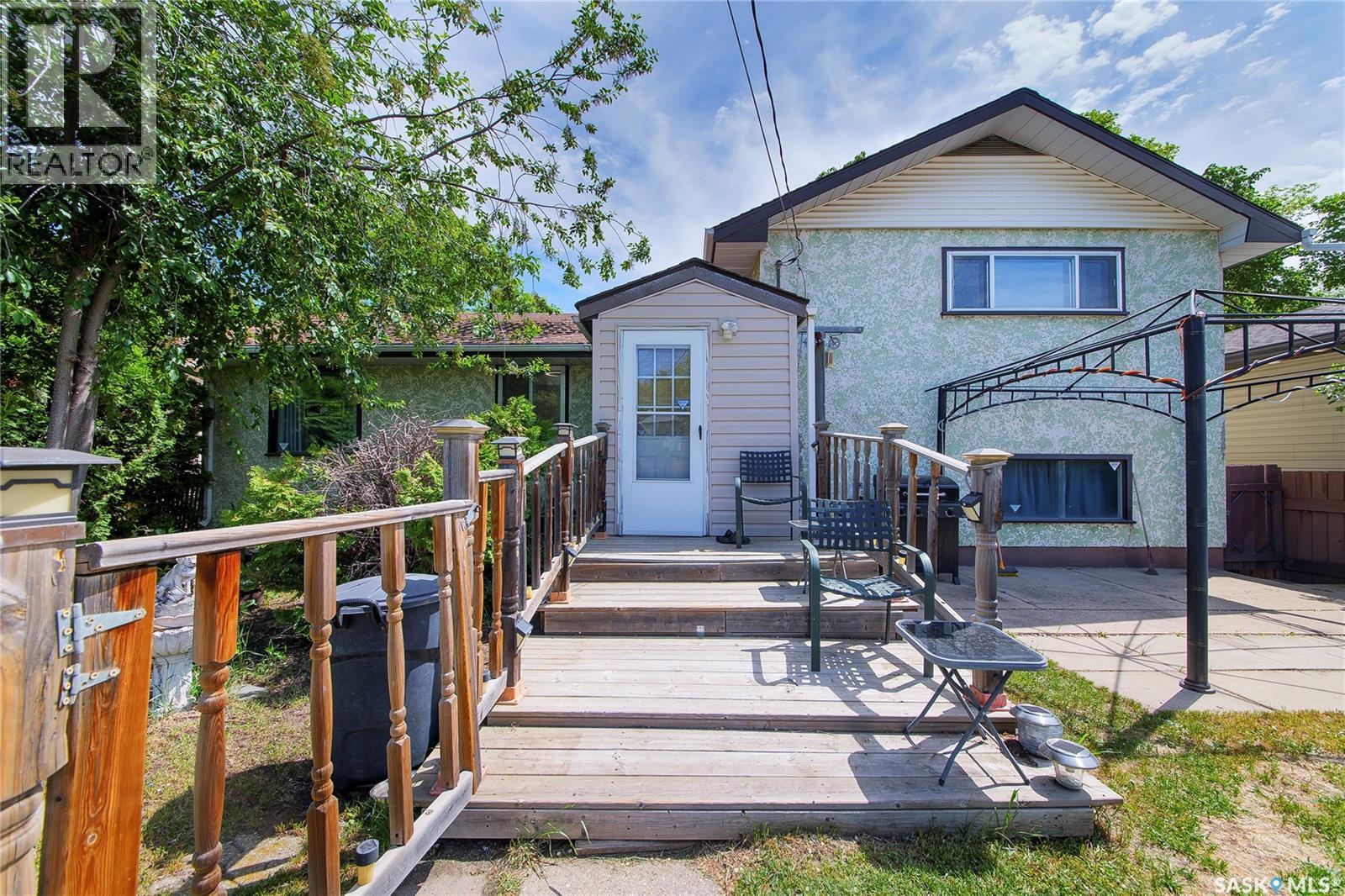 1313 N AVENUE S - 40