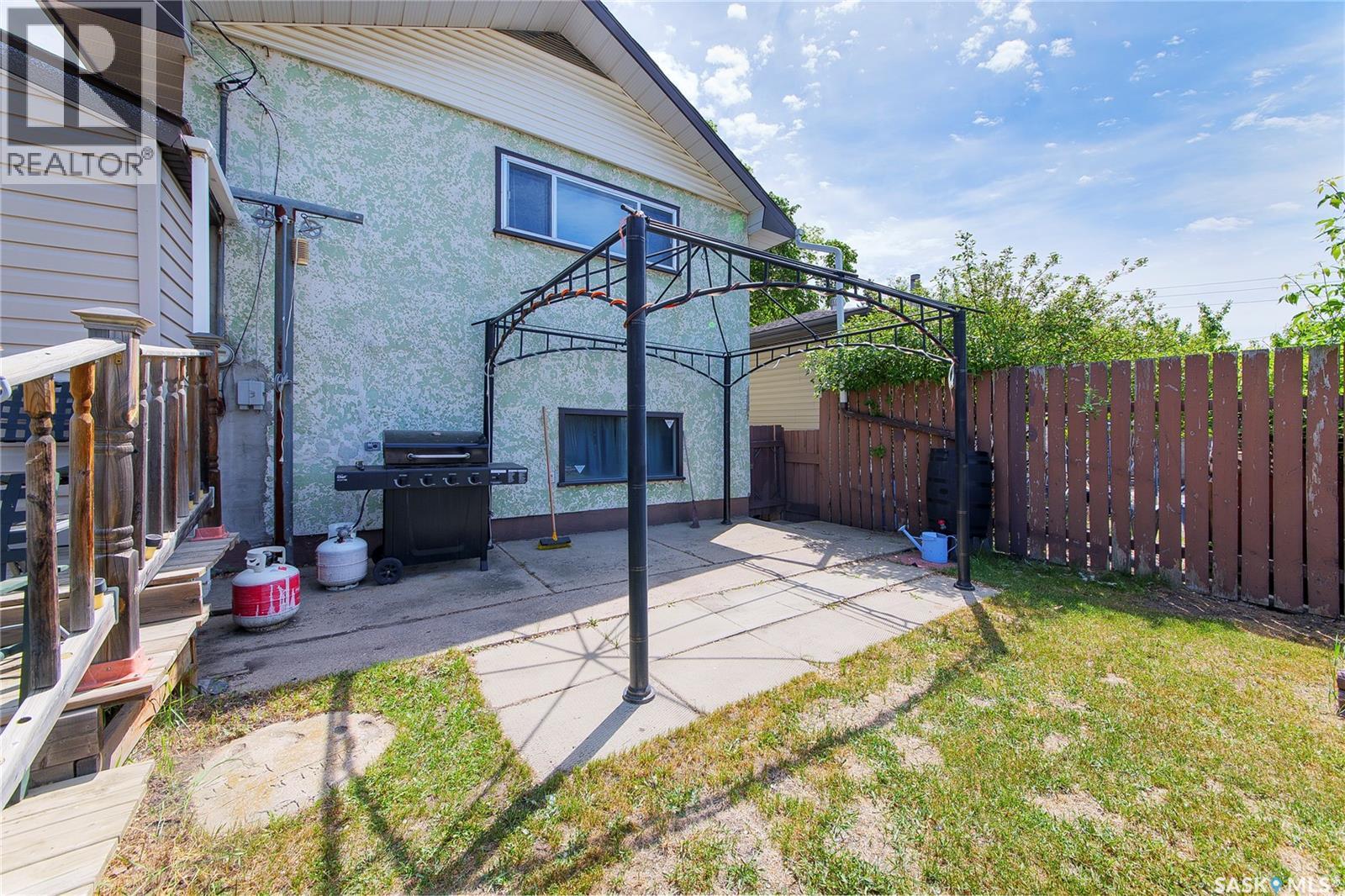 1313 N AVENUE S - 41