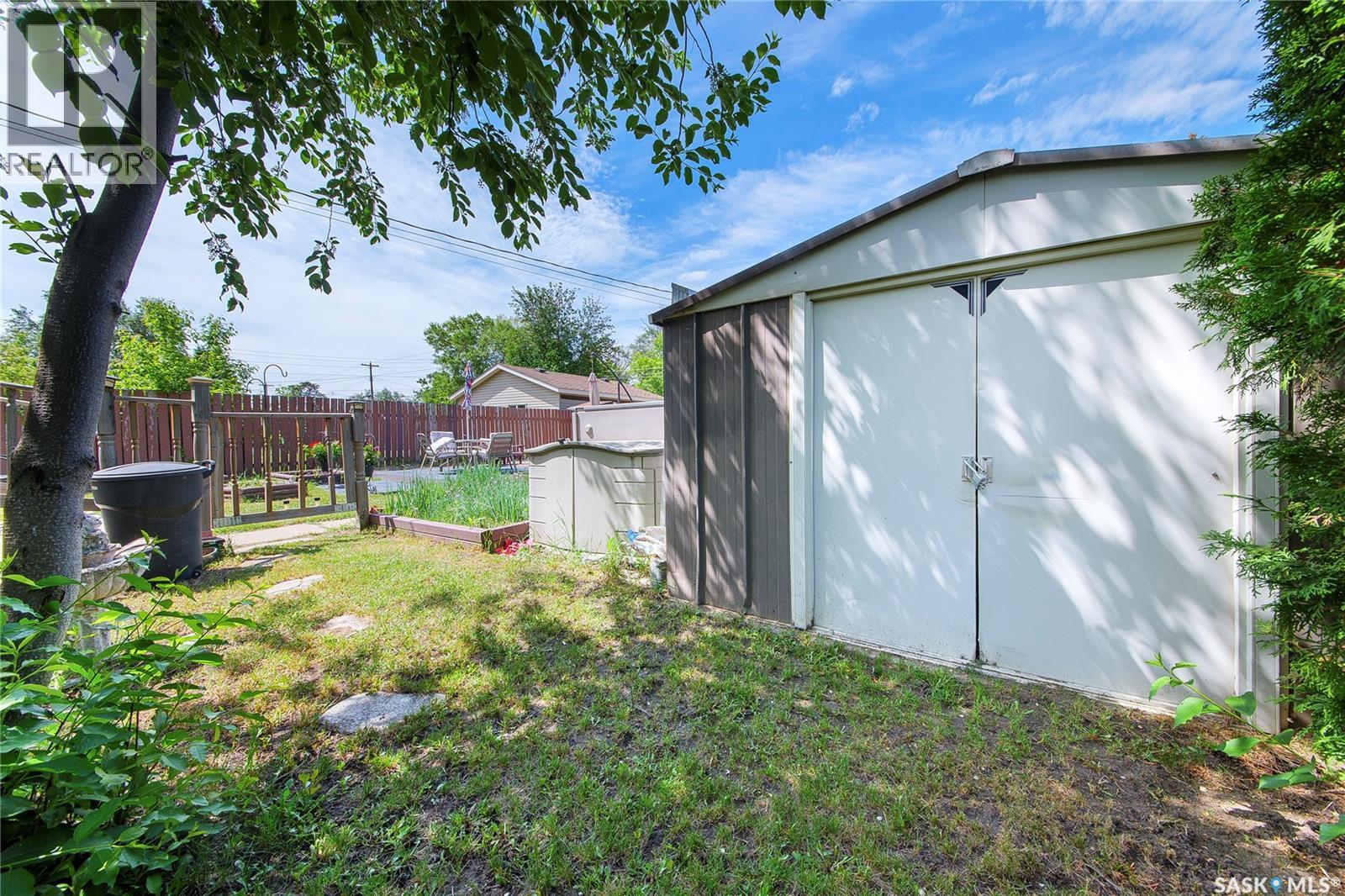 1313 N AVENUE S - 43