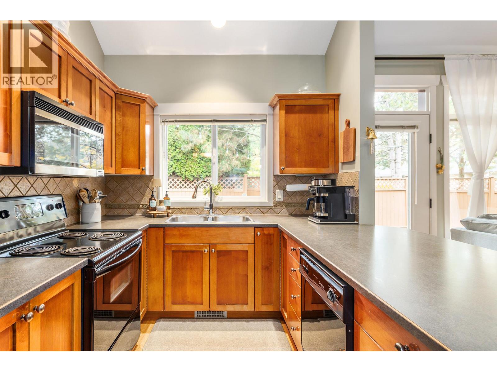 10 1450 Rose Meadow Drive, West Kelowna