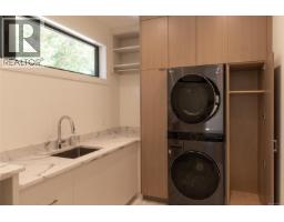 4599 Cordova Bay Rd, Saanich, BC V8Y2K1 Photo 35