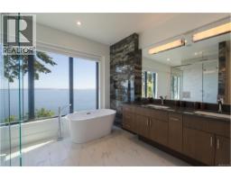 4599 Cordova Bay Rd, Saanich, BC V8Y2K1 Photo 33