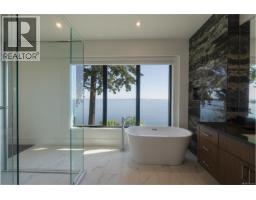 4599 Cordova Bay Rd, Saanich, BC V8Y2K1 Photo 32