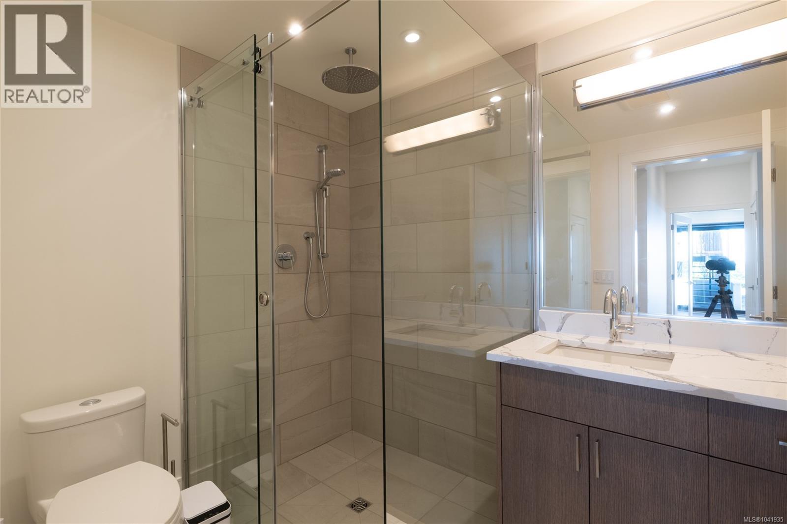 4599 Cordova Bay Rd - 46