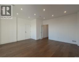 4599 Cordova Bay Rd, Saanich, BC V8Y2K1 Photo 45