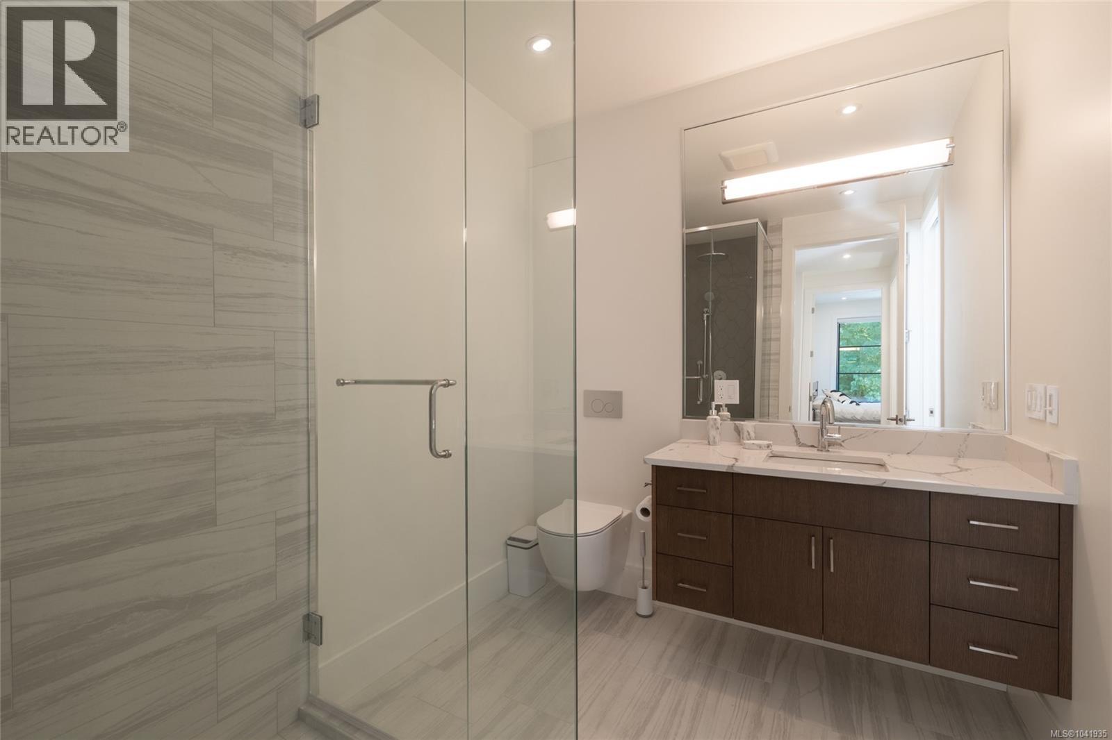 4599 Cordova Bay Rd - 39