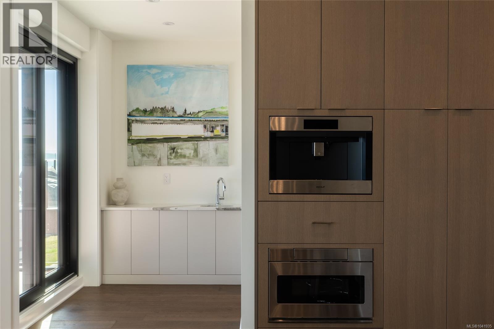 4599 Cordova Bay Rd - 20