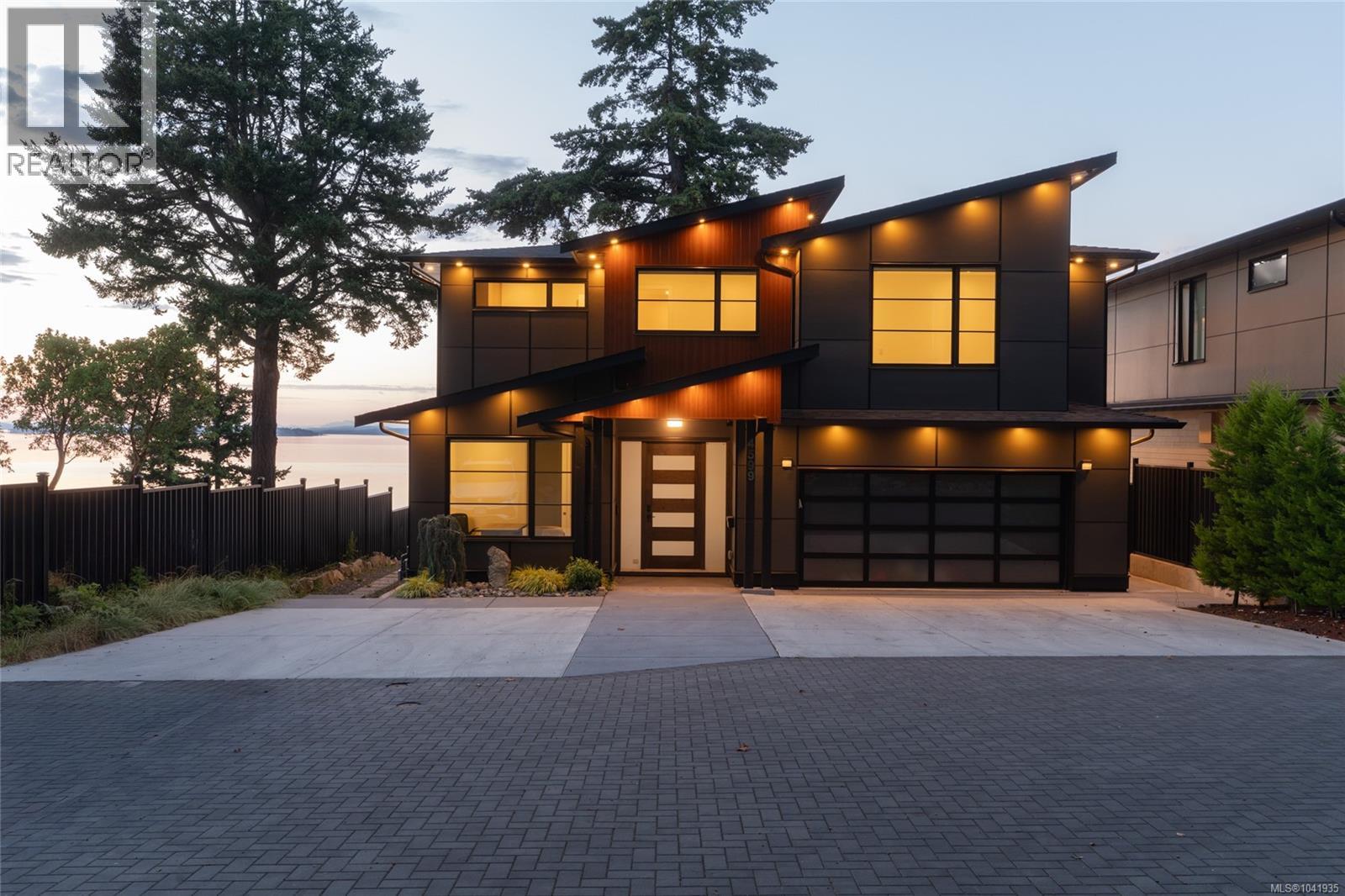4599 Cordova Bay Rd - 1