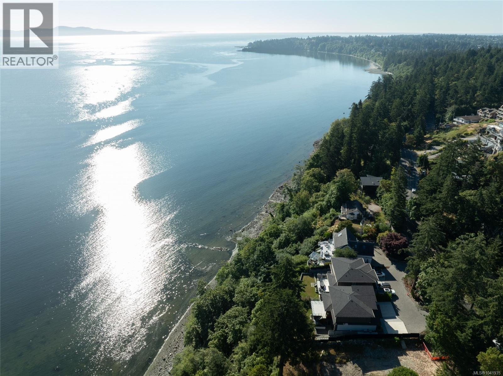 4599 Cordova Bay Rd - 4