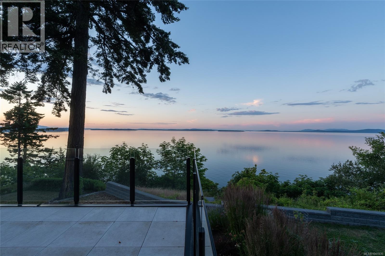 4599 Cordova Bay Rd - 63