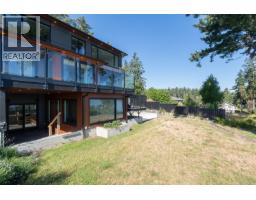 4599 Cordova Bay Rd, Saanich, BC V8Y2K1 Photo 54