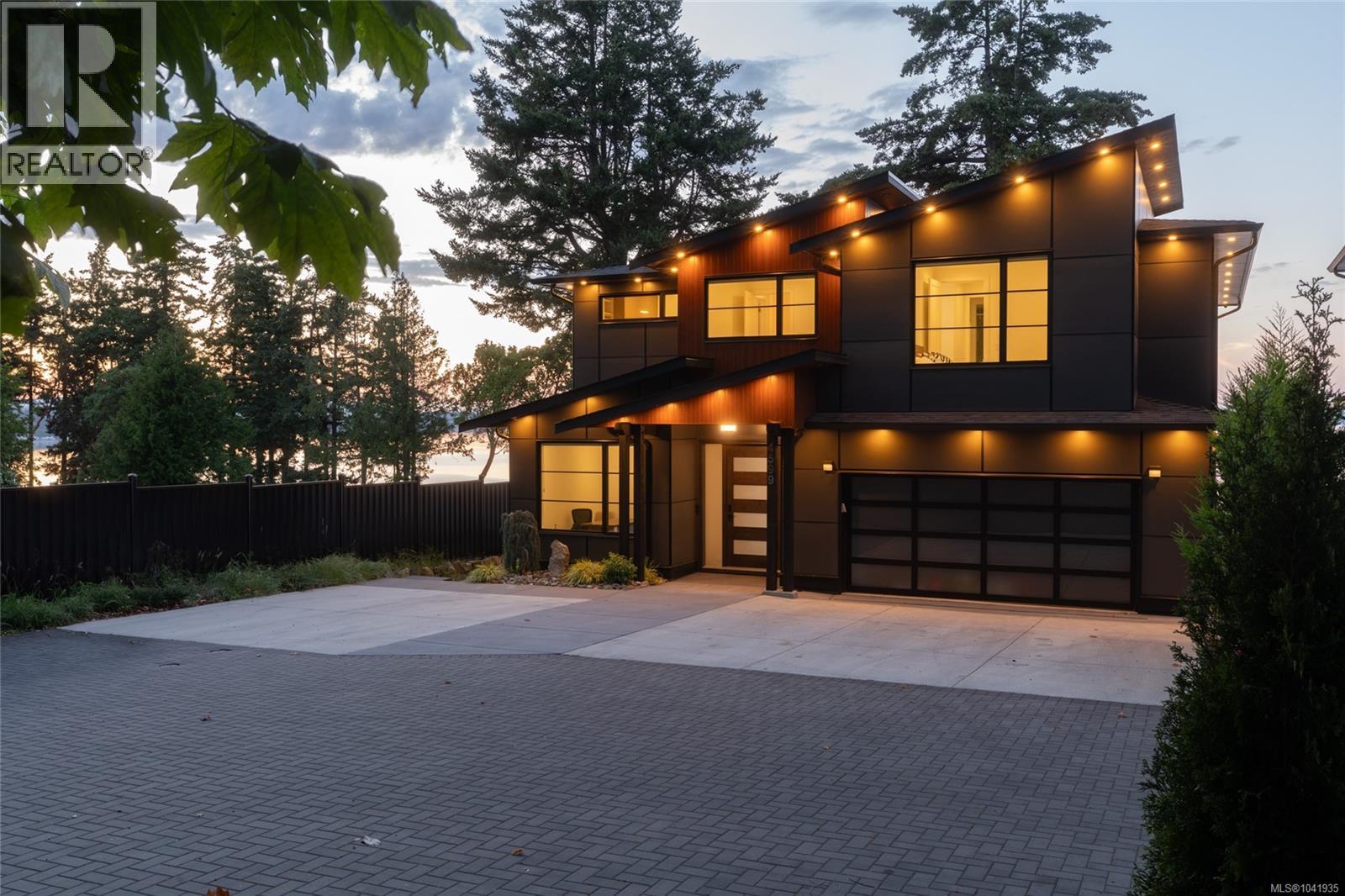 4599 Cordova Bay Rd - 60
