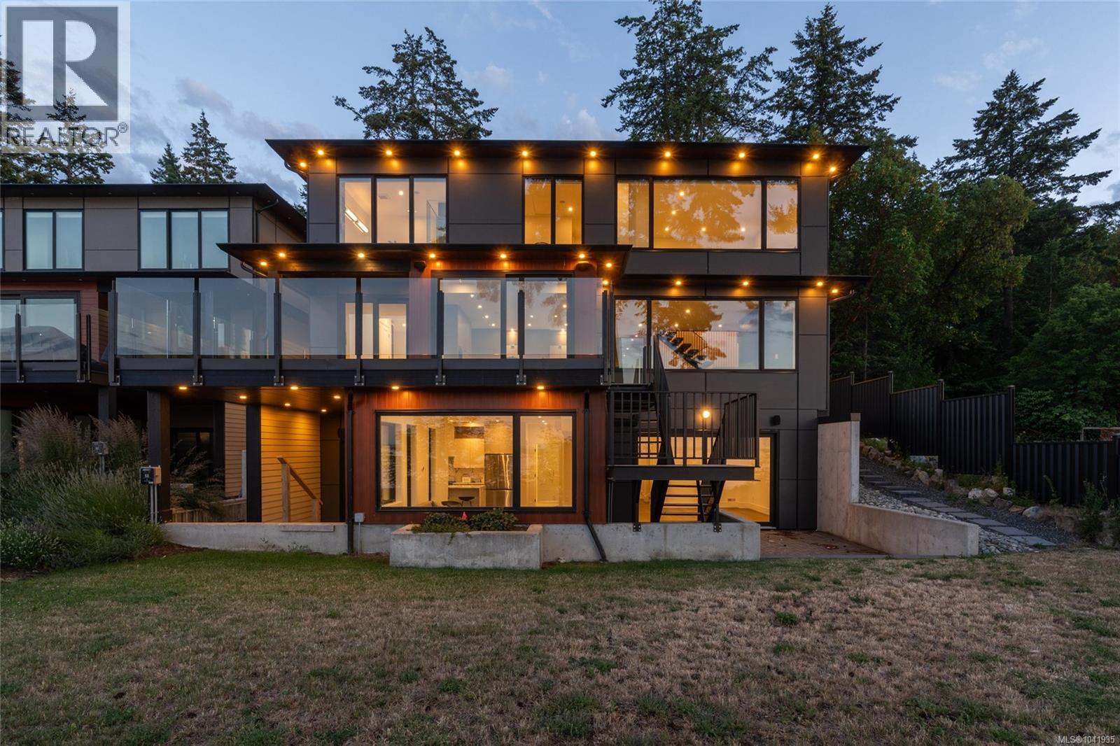 4599 Cordova Bay Rd - 59