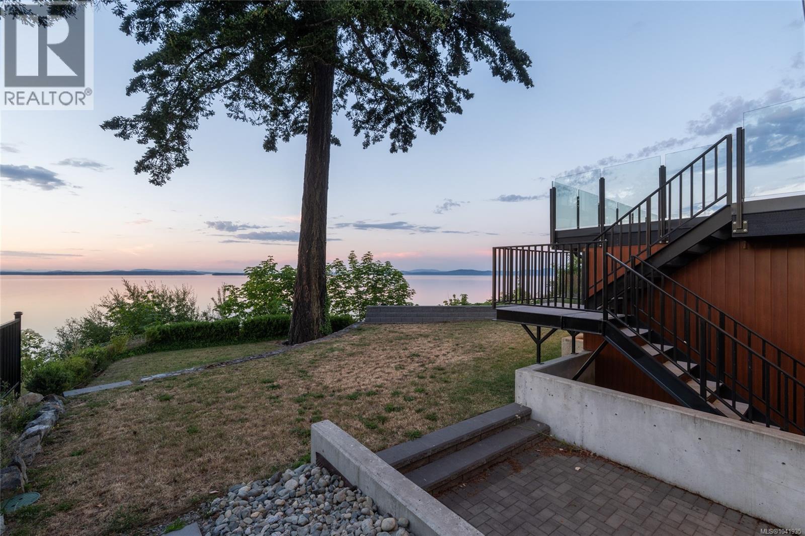 4599 Cordova Bay Rd - 62