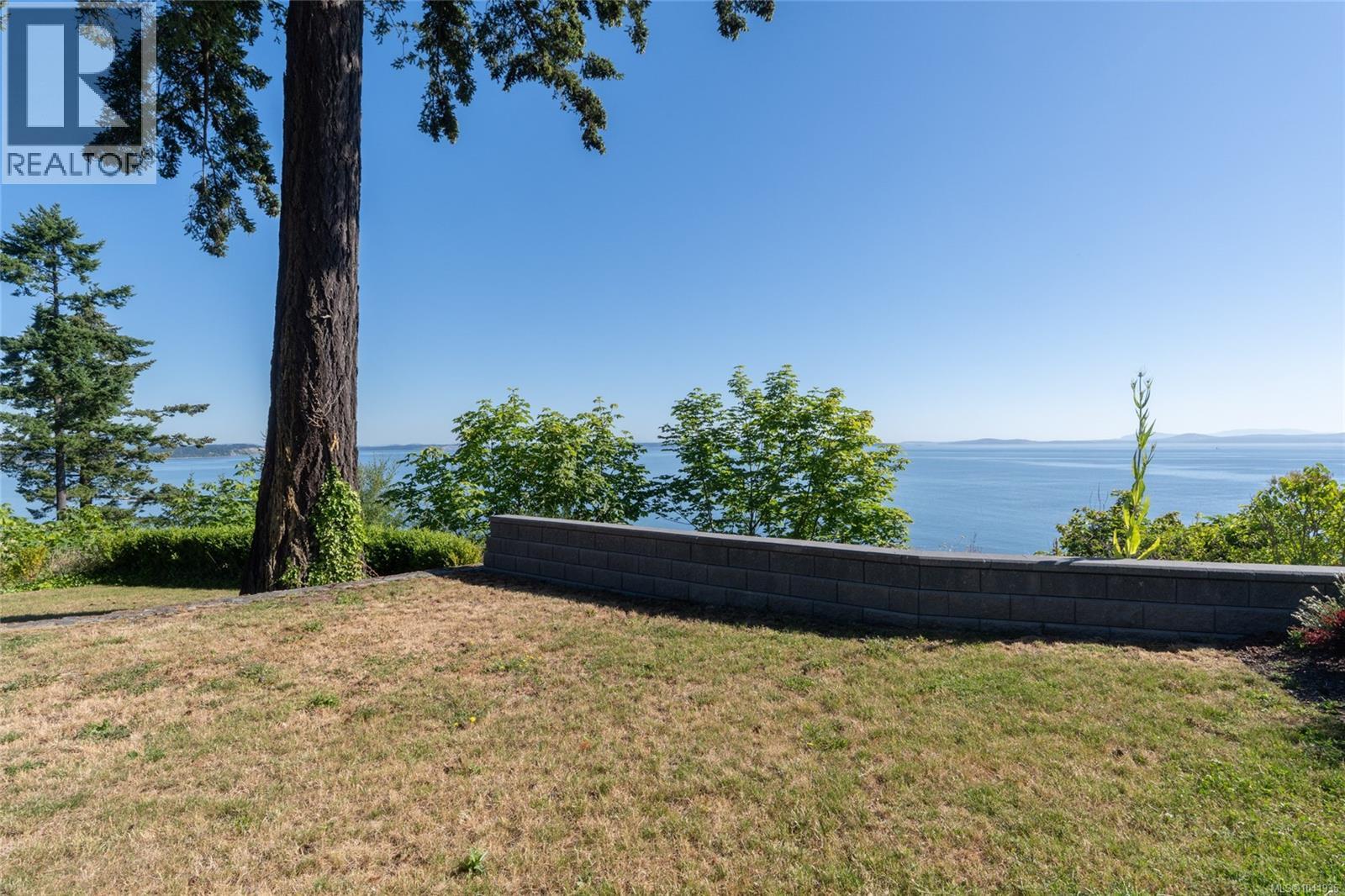 4599 Cordova Bay Rd - 51