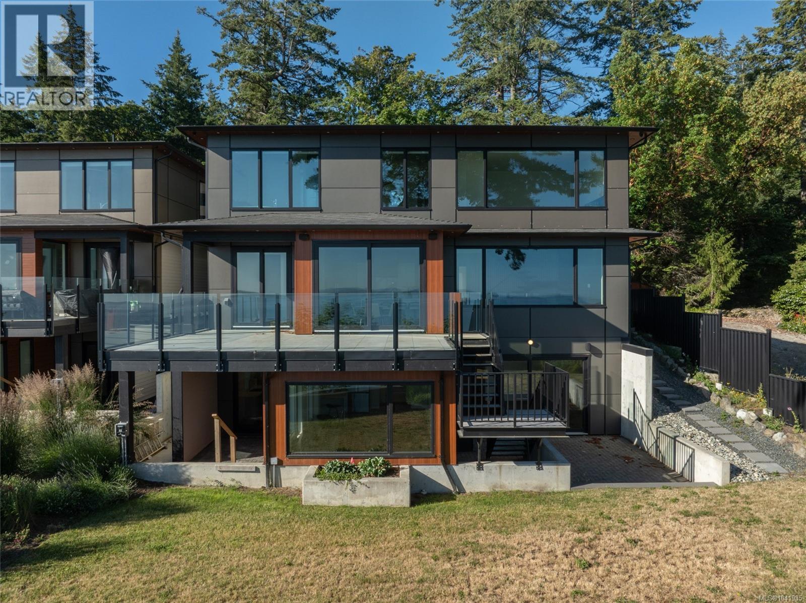 4599 Cordova Bay Rd - 53