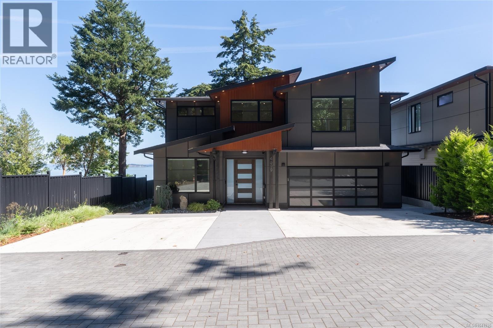 4599 Cordova Bay Rd - 55