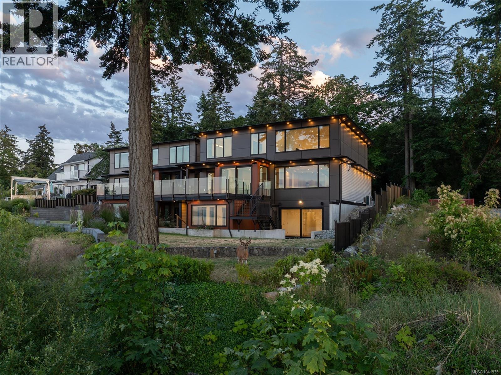 4599 Cordova Bay Rd - 61