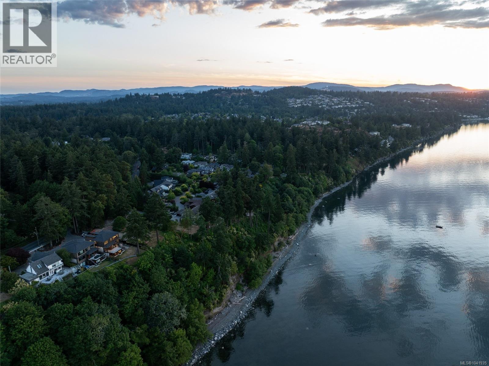 4599 Cordova Bay Rd - 65