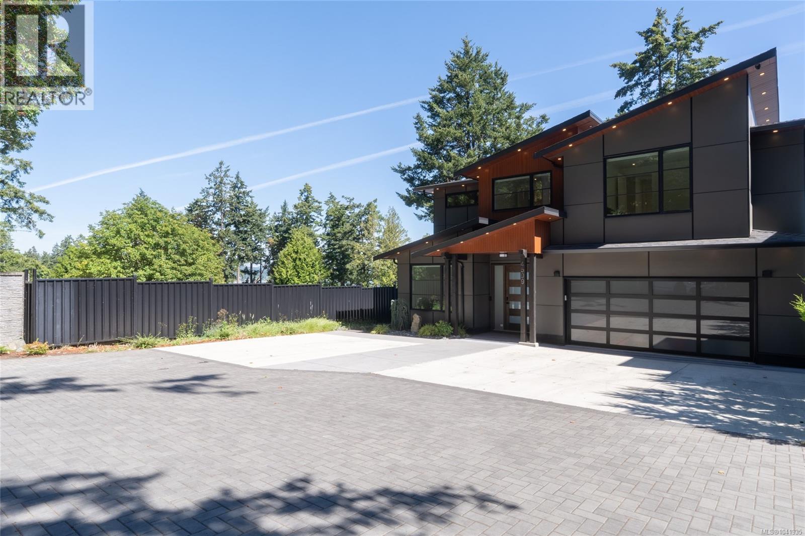 4599 Cordova Bay Rd - 56