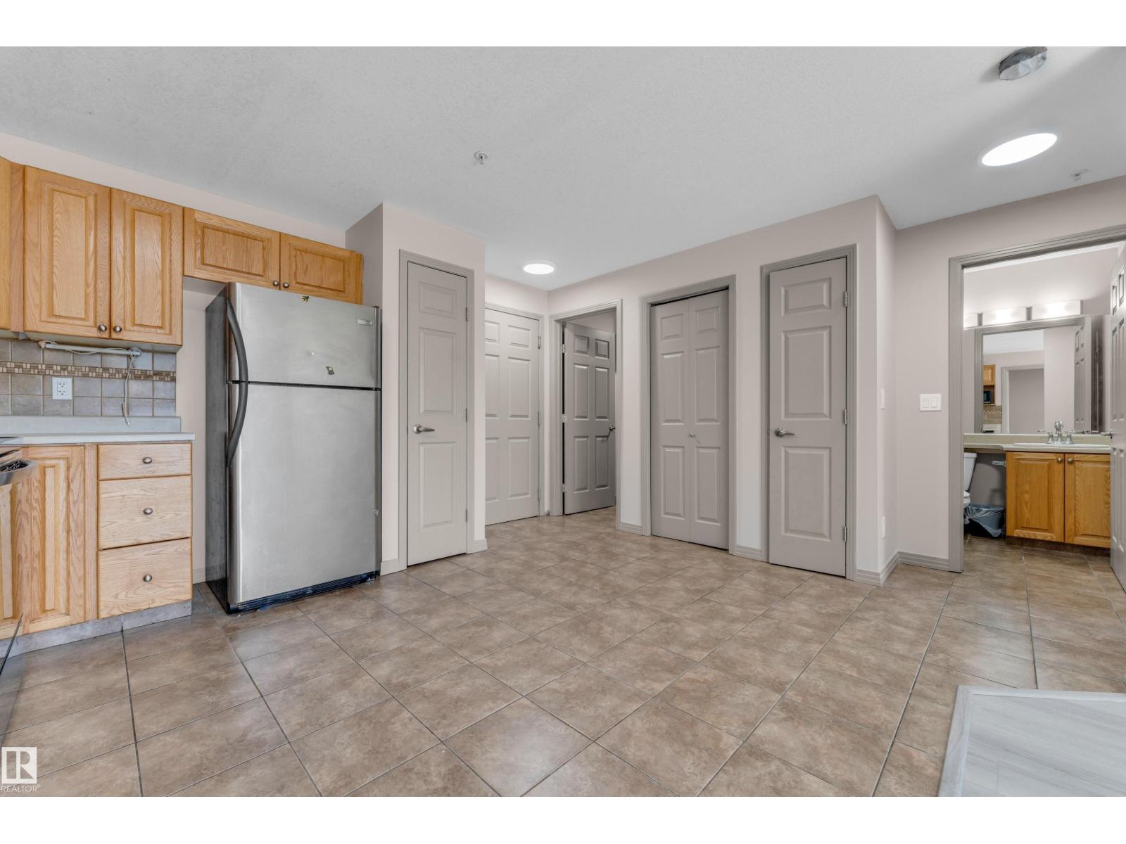 #125 5005 165 AV NW - 10