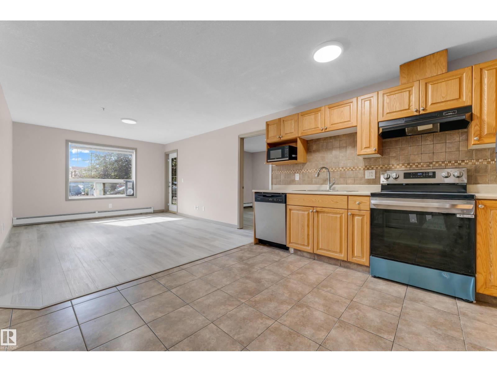 #125 5005 165 AV NW - 12