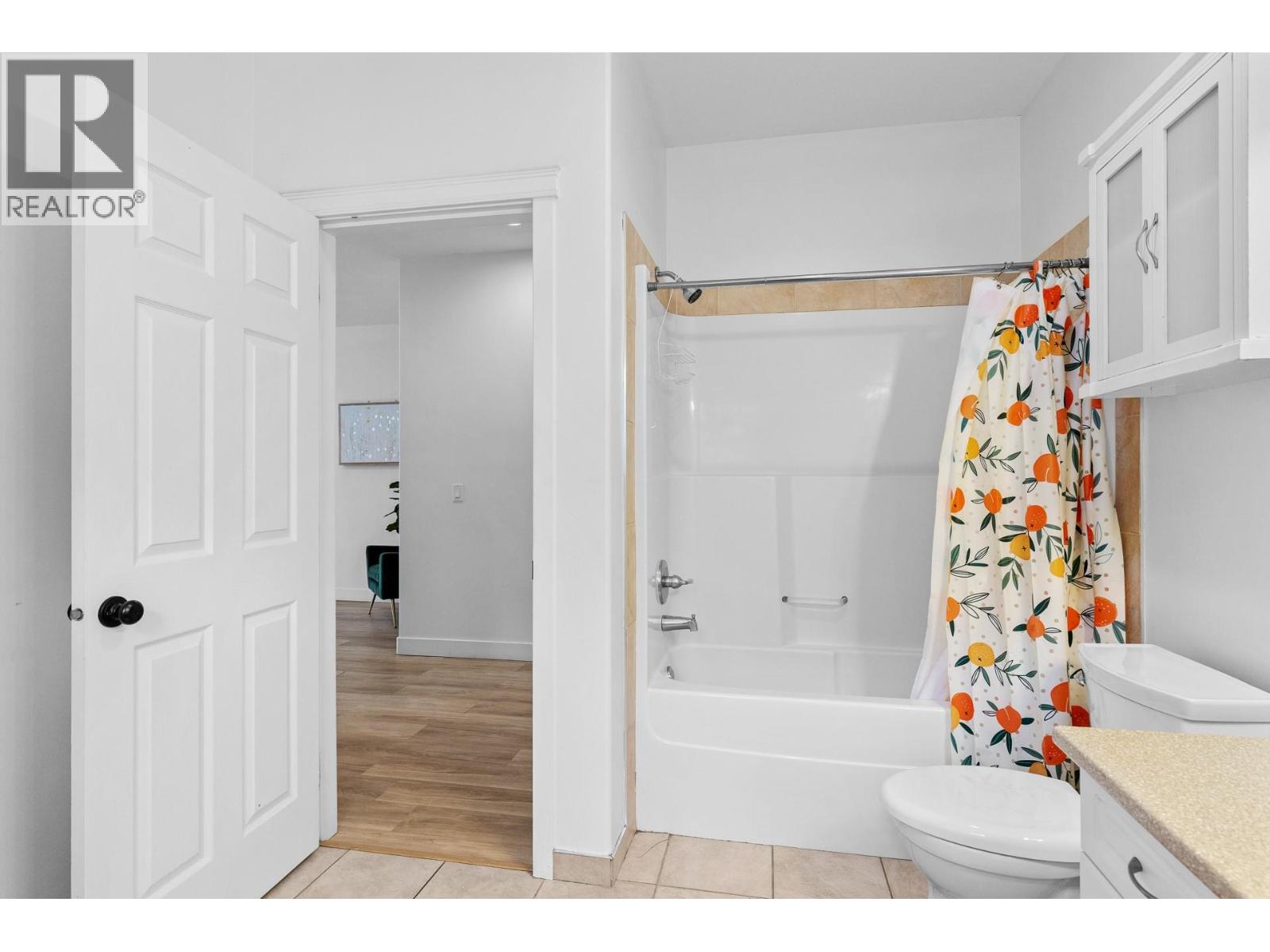 1374 McInnes Avenue - 22