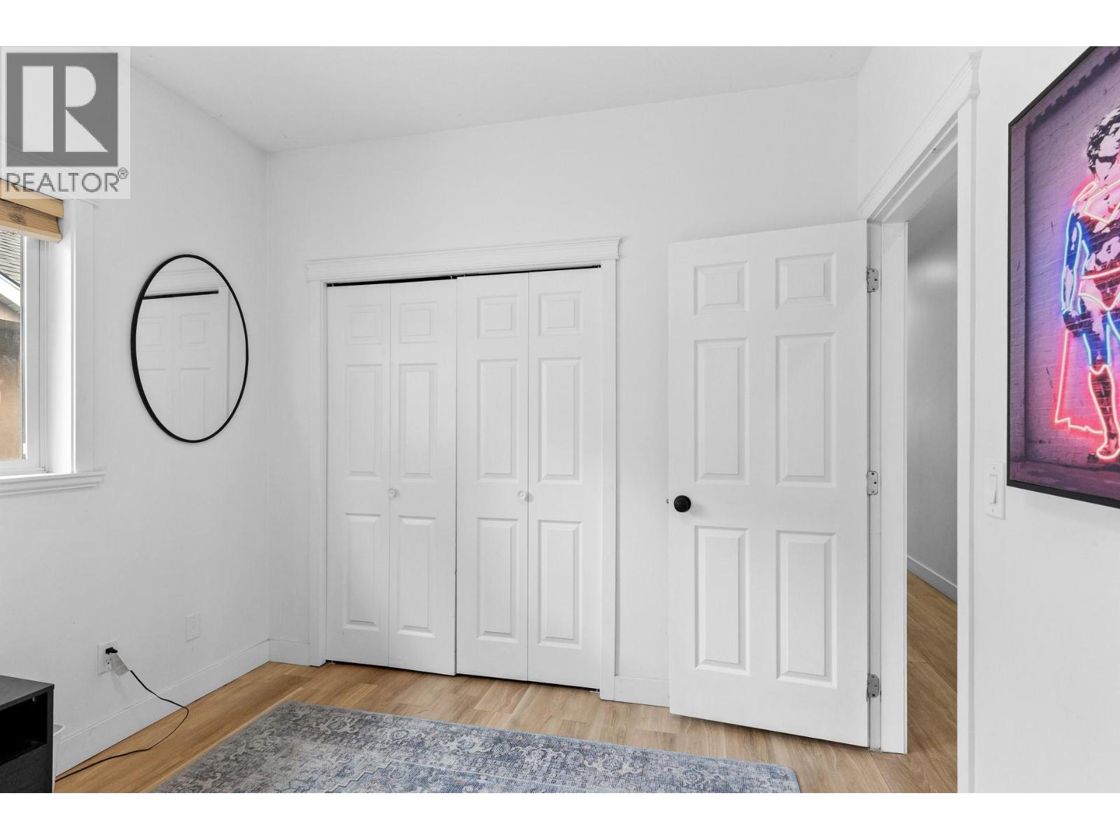 1374 McInnes Avenue - 24