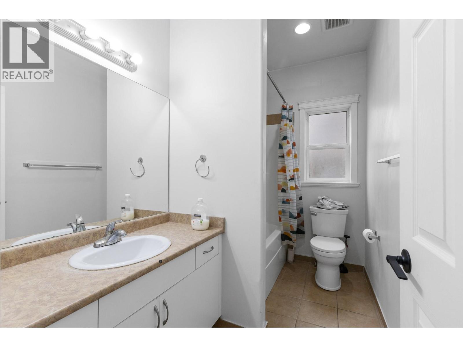 1374 McInnes Avenue - 29