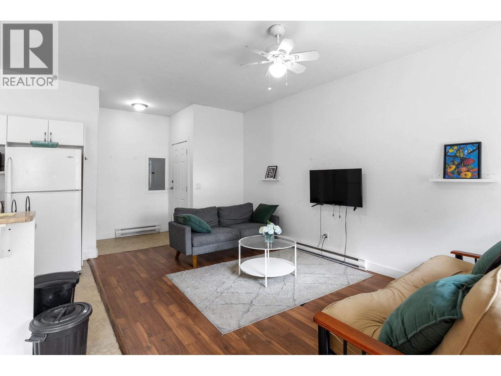 1374 McInnes Avenue - 38