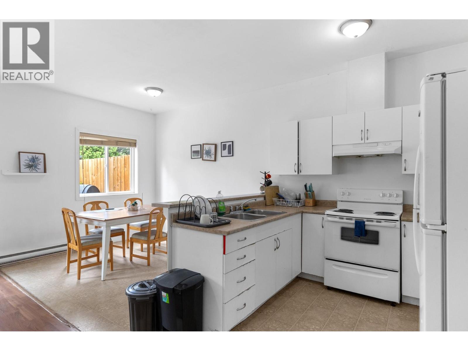1374 McInnes Avenue - 41