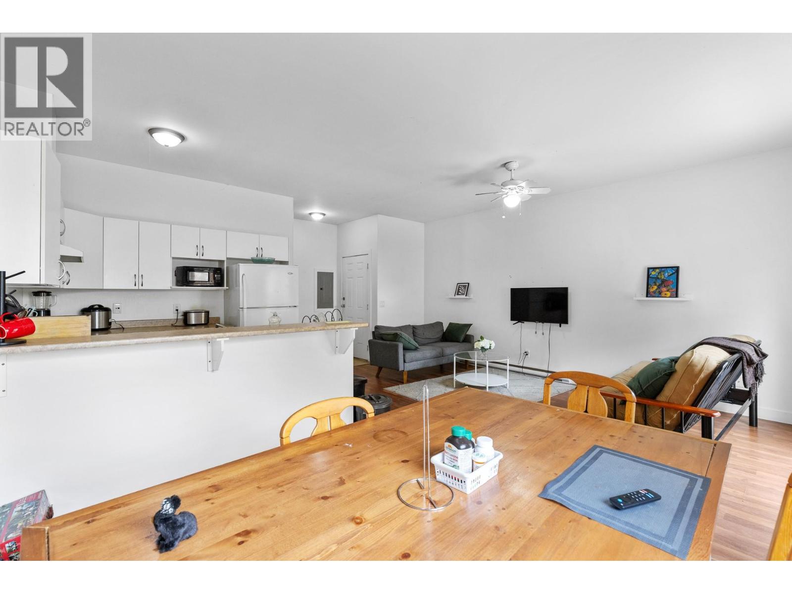 1374 McInnes Avenue - 43