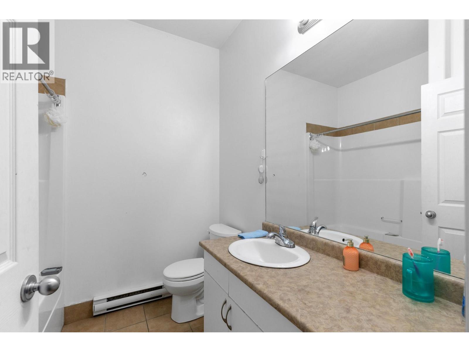 1374 McInnes Avenue - 48