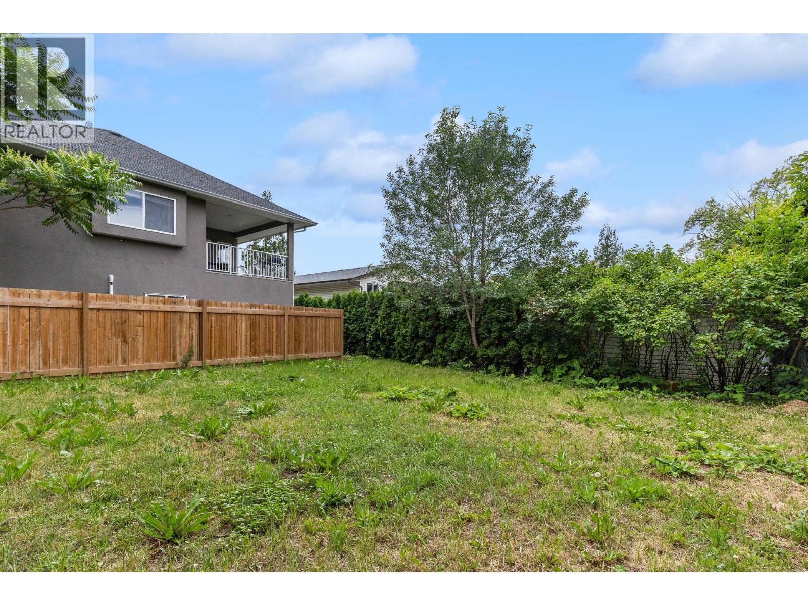 1374 McInnes Avenue - 52