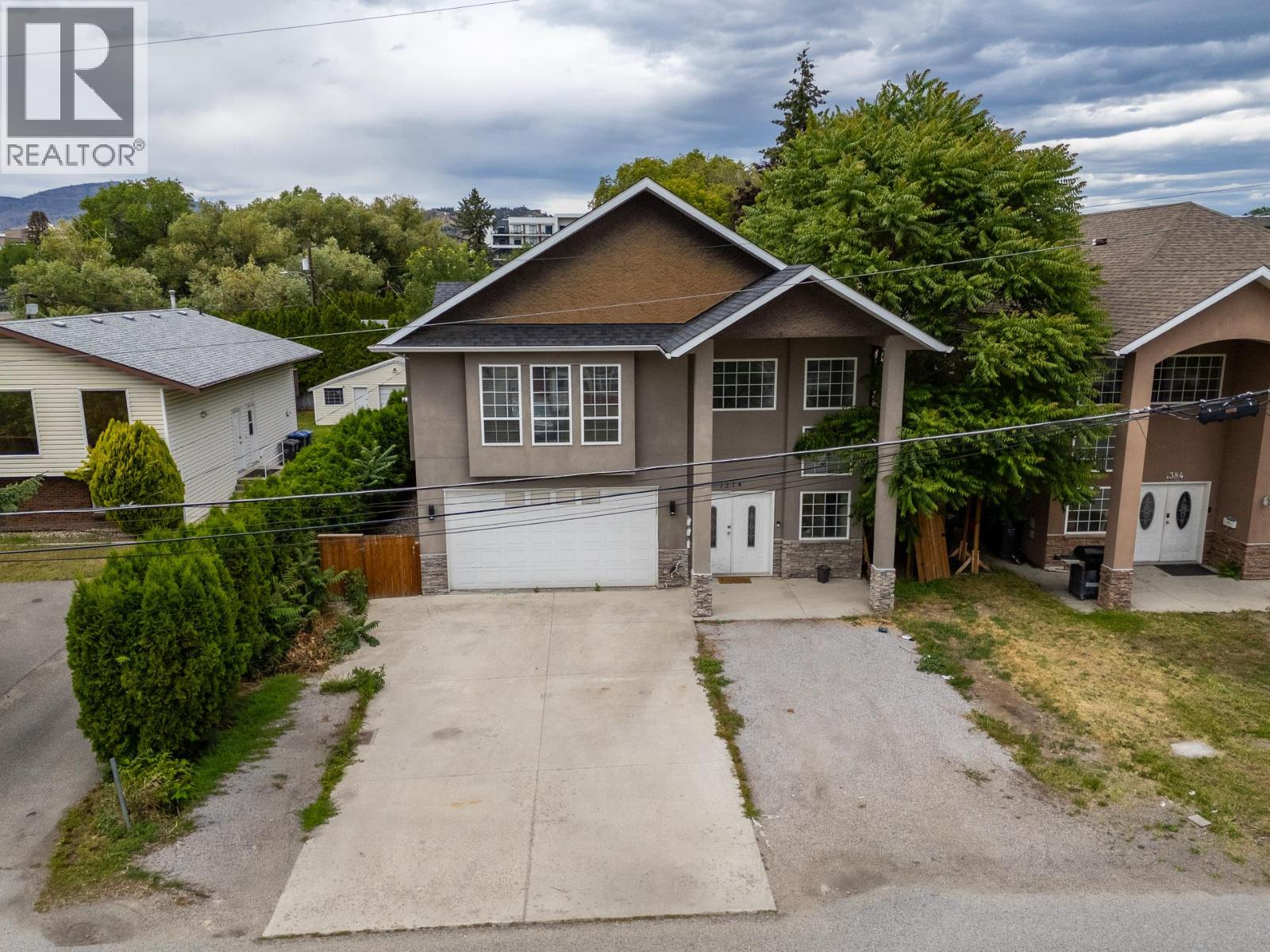 1374 McInnes Avenue - 54