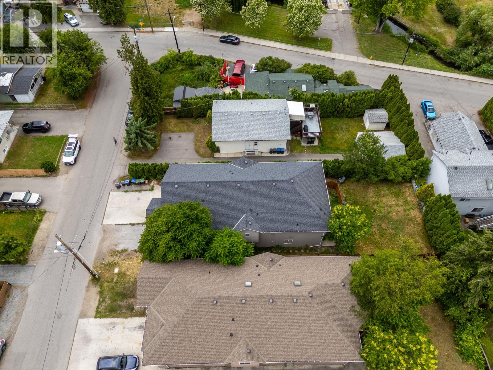 1374 McInnes Avenue - 56