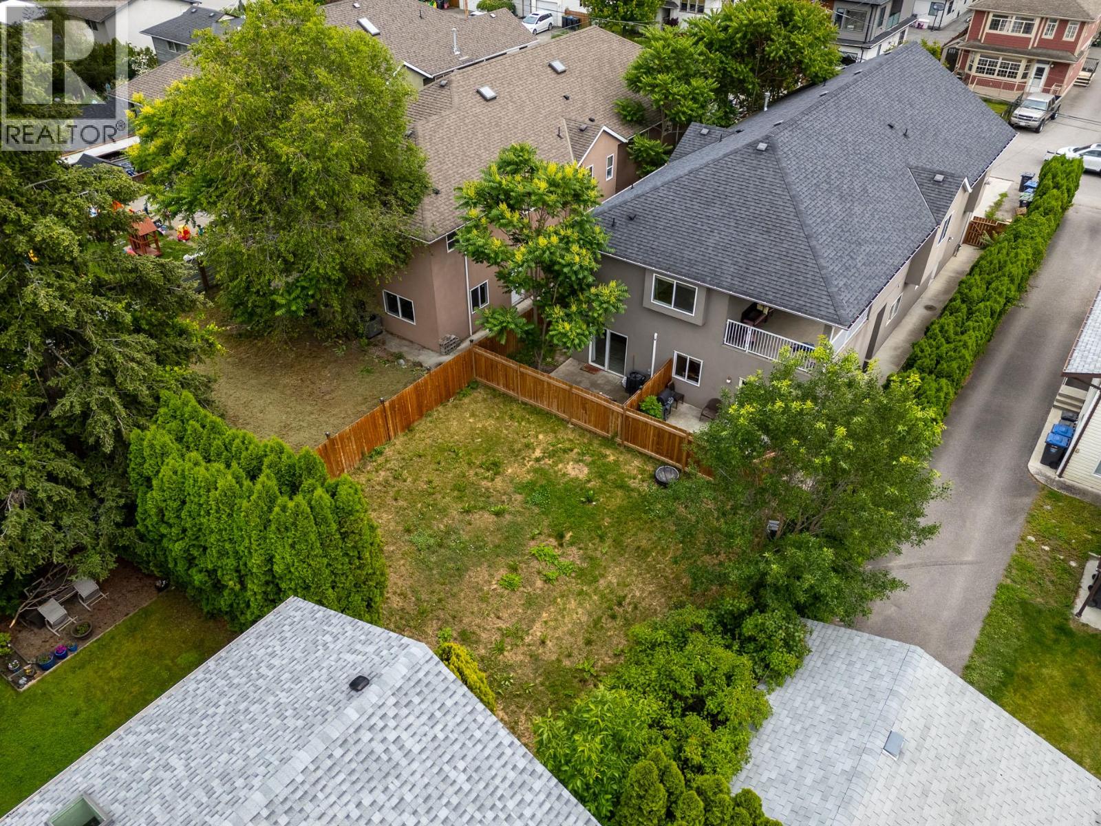 1374 McInnes Avenue - 57