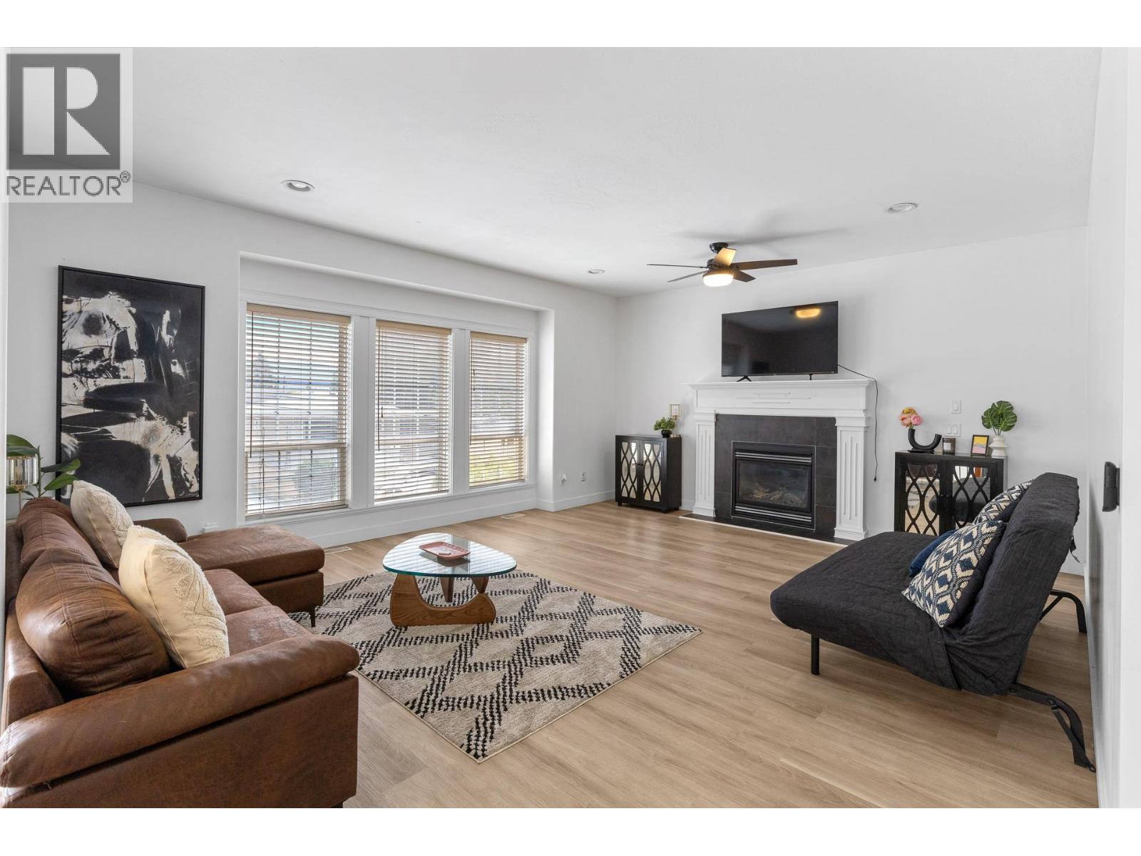 1374 McInnes Avenue - 6