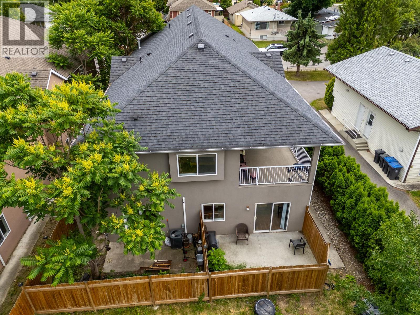 1374 McInnes Avenue - 60