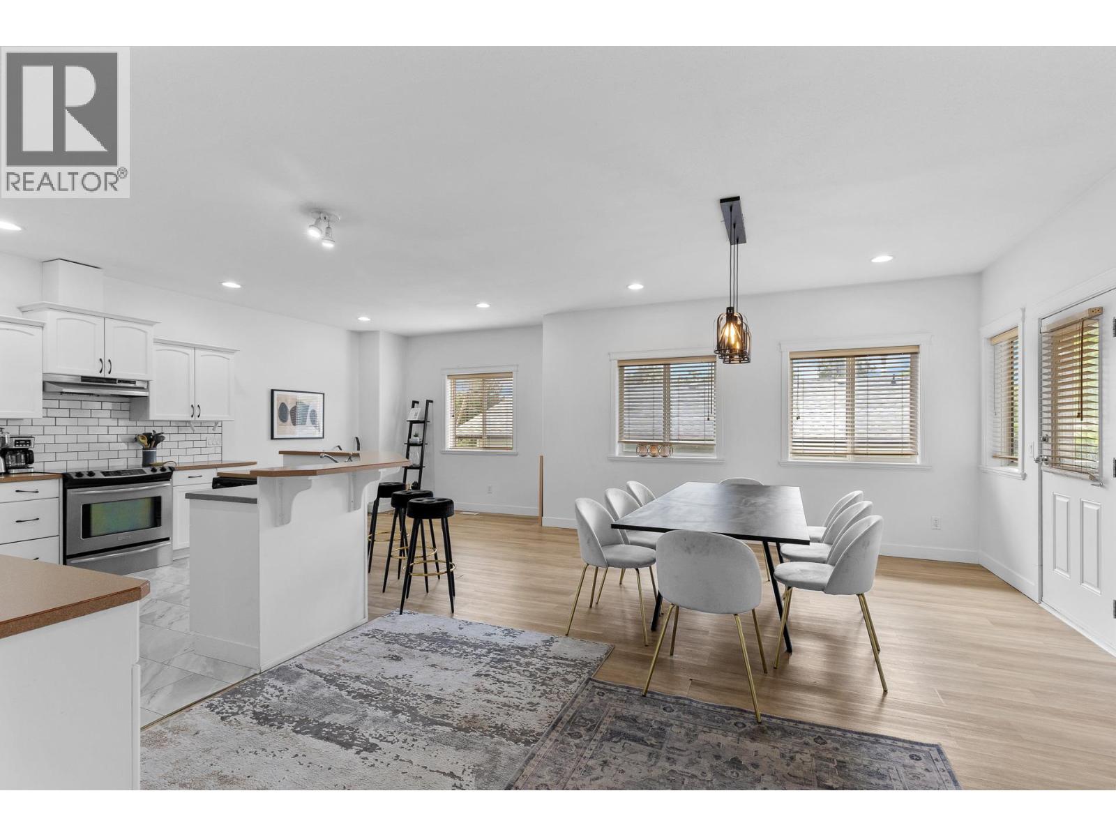 1374 McInnes Avenue - 7