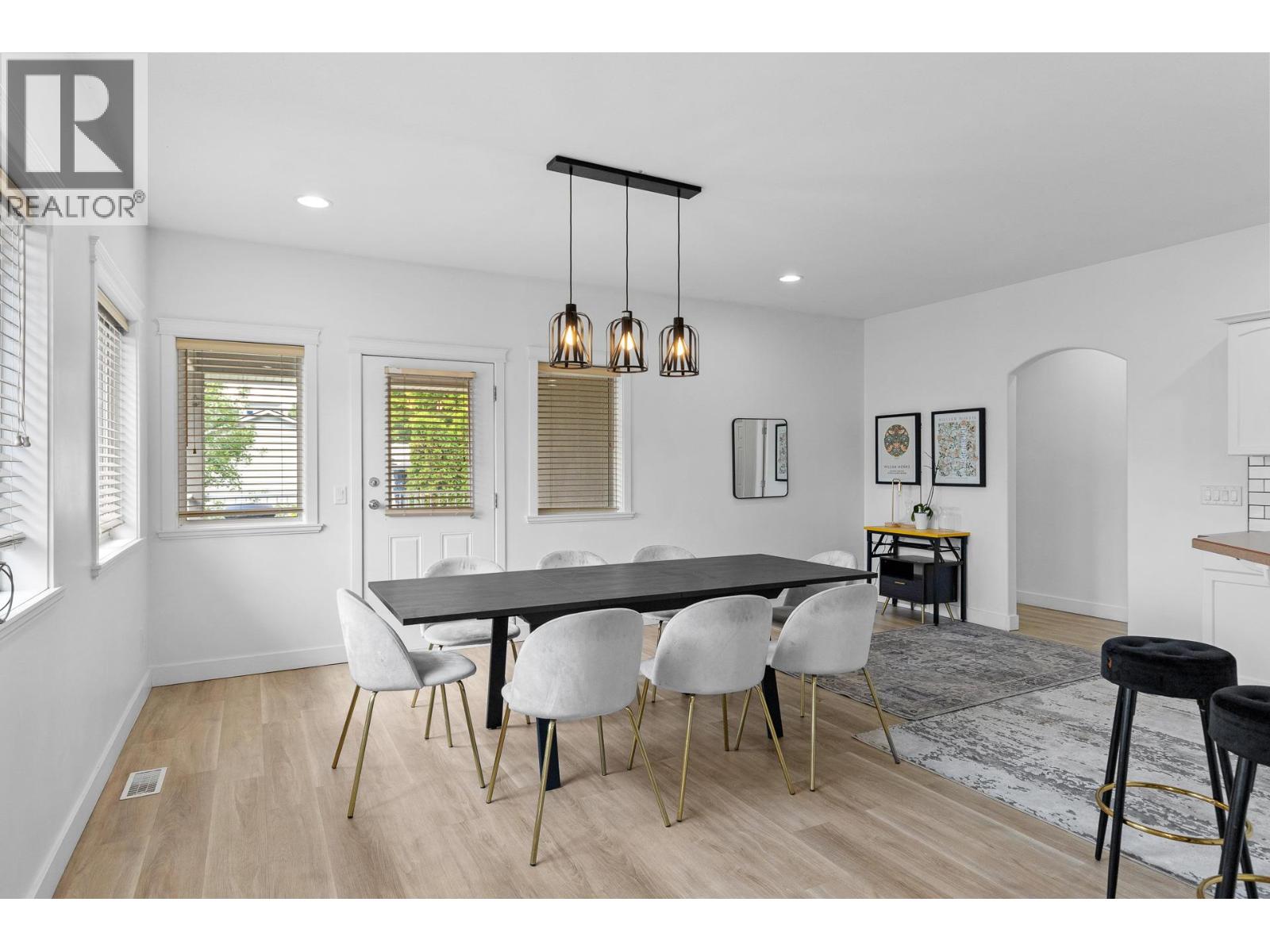 1374 McInnes Avenue - 8