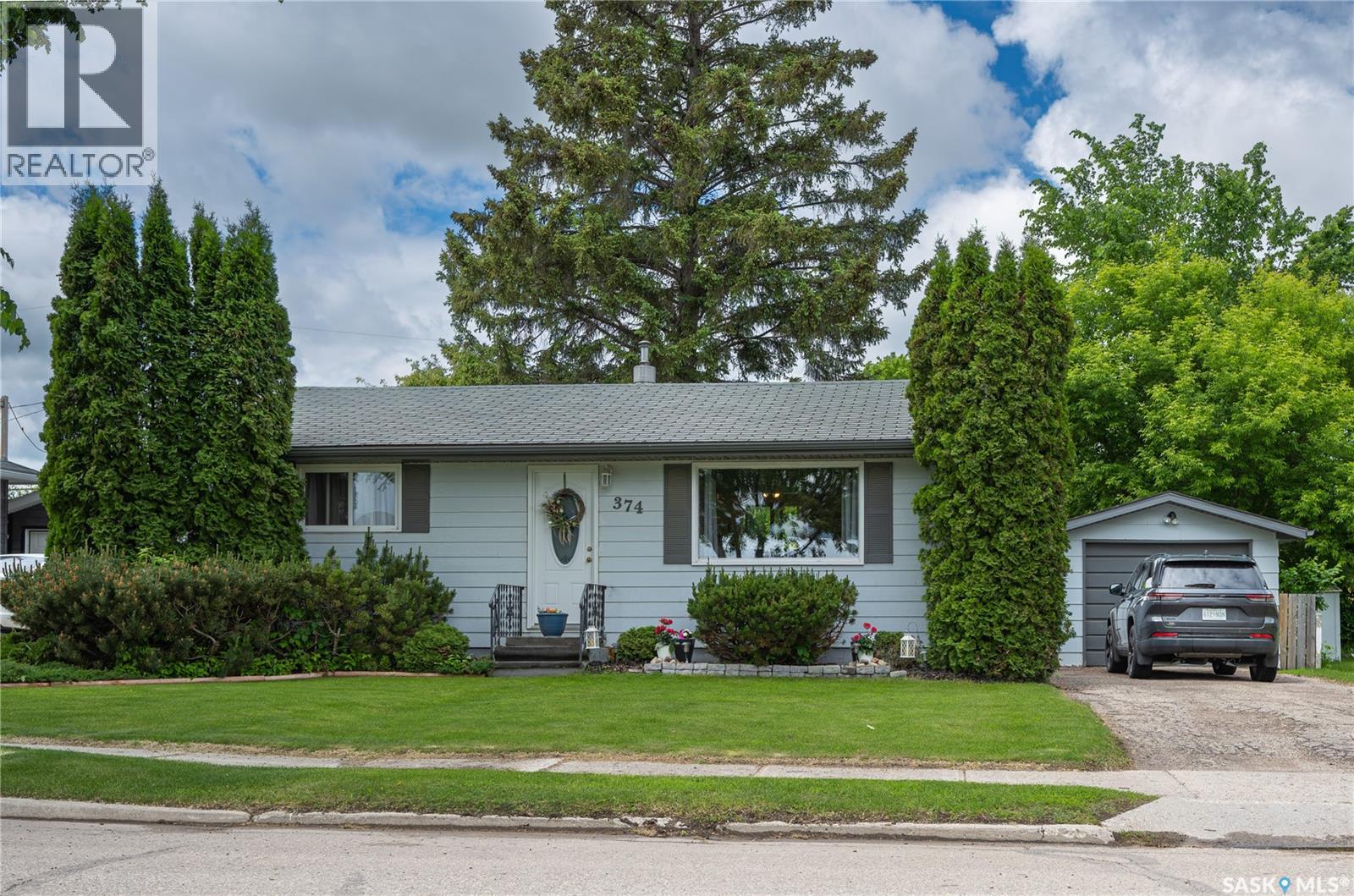 374 Fourth AVENUE N - 1
